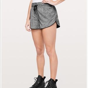 Lululemon Choose A Side 3” Gray Black Shorts